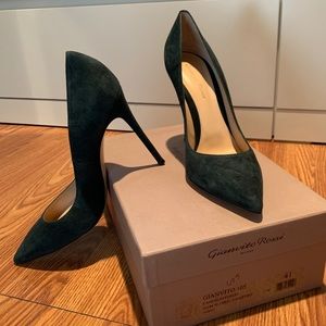 Gianvito Rossi deep green suede pumps size 10/41